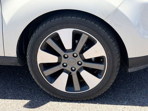 Used 2016 Kia Soul ! w/ Premium Package FWD image 6