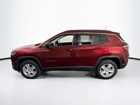 Used 2022 Jeep Compass Latitude w/ Sun and Sound Group AWD/4WD image 8