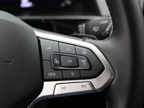 Used 2025 Volkswagen Atlas Cross Sport SE image 21