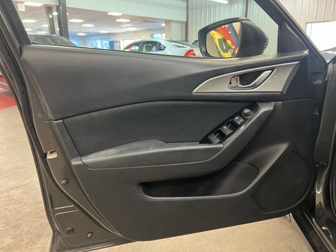 Used 2018 MAZDA MAZDA3 Sport w/ Preferred Equipment Package image 15