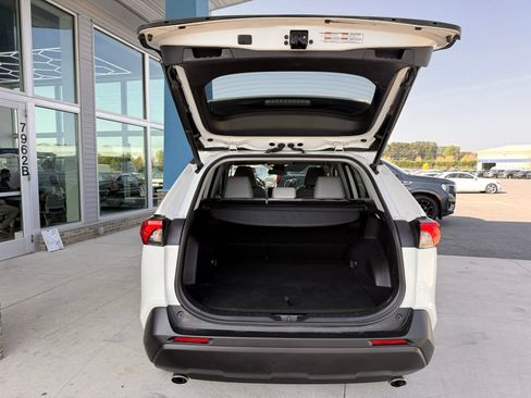 Used 2022 Toyota RAV4 XLE Premium FWD image 45