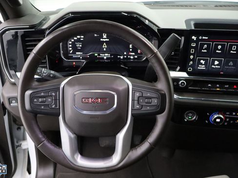 Used 2024 GMC Sierra 1500 SLT image 18