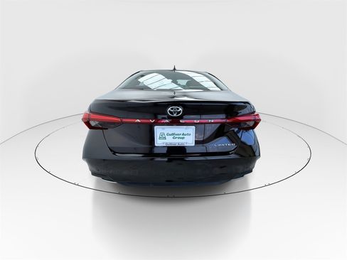 Used 2019 Toyota Avalon Limited image 7