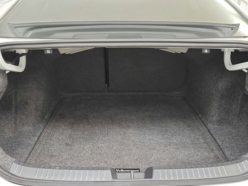 Used 2022 Volkswagen Jetta SE w/ Panoramic Sunroof Package FWD image 28