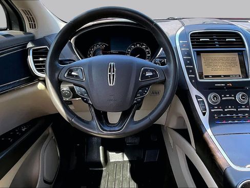 Used 2017 Lincoln MKX Reserve FWD image 6
