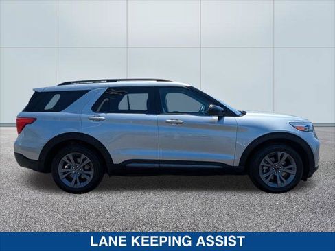 Used 2023 Ford Explorer XLT w/ Equipment Group 202A RWD image 6