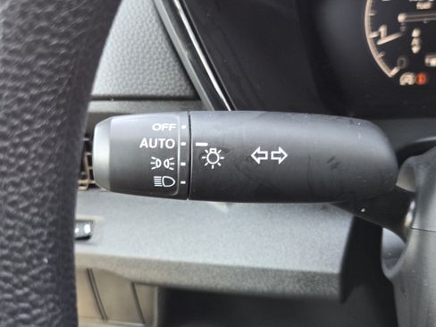 Used 2025 Honda CR-V LX image 18