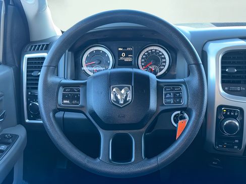 Used 2019 RAM 1500 Classic SLT AWD/4WD image 17