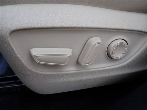 Used 2023 Toyota Highlander Limited AWD/4WD image 15