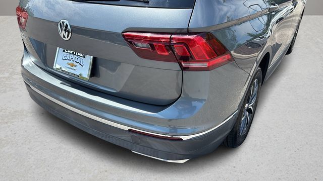 Used 2020 Volkswagen Tiguan SE w/ Panoramic Sunroof Package FWD image 37