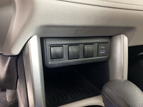 Used 2023 Toyota Corolla Cross L AWD/4WD image 16