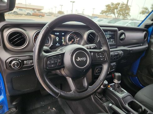 Used 2021 Jeep Gladiator Willys image 15