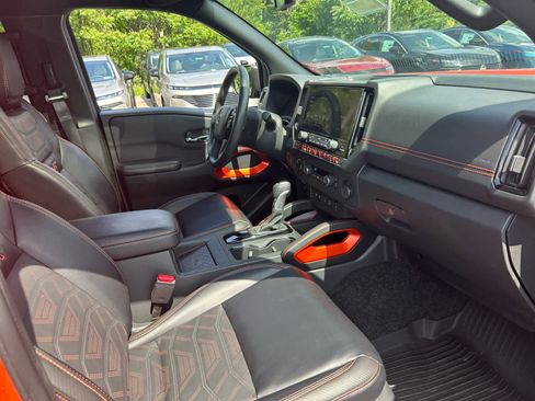 Certified 2025 Nissan Frontier PRO-4X w/ Pro Premium Package AWD/4WD image 28