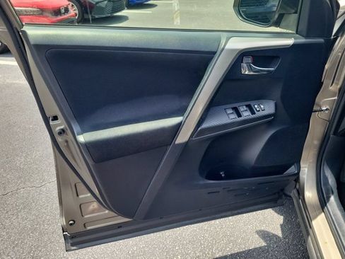 Used 2015 Toyota RAV4 XLE FWD image 15