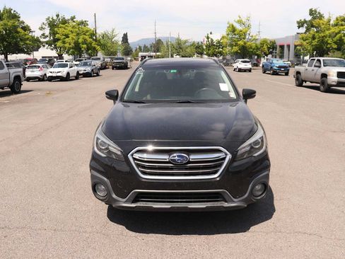 Used 2018 Subaru Outback 2.5i Touring w/ Popular Package #3 AWD/4WD image 2