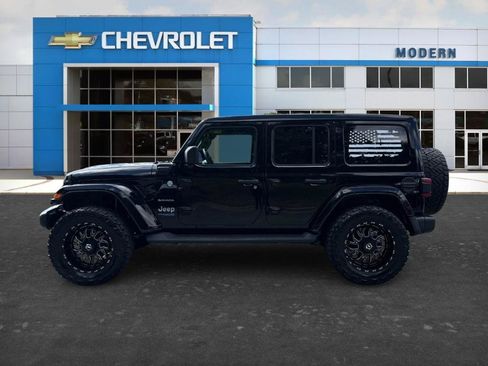Used 2022 Jeep Wrangler Unlimited Sahara w/ Cold Weather Group AWD/4WD image 2