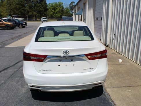 Used 2016 Toyota Avalon Limited w/ Toyota Safety Sense Package image 14