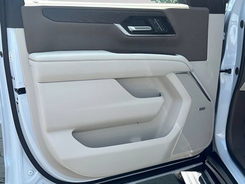 New 2026 GMC Yukon Denali w/ Denali Reserve Package AWD/4WD image 19