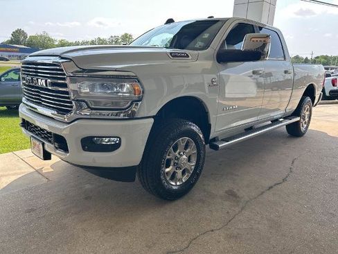 Used 2024 RAM 2500 Laramie AWD/4WD image 4