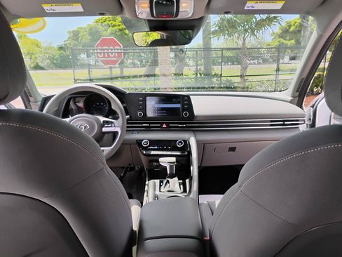 Used 2023 Hyundai Elantra SEL FWD image 66