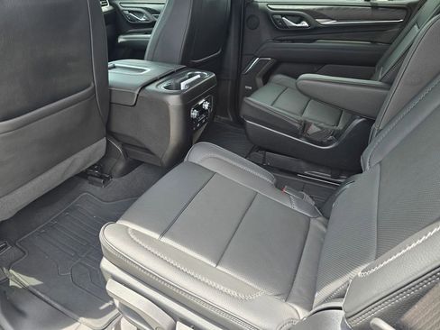 Used 2024 GMC Yukon Denali w/ Denali Reserve Package RWD image 14