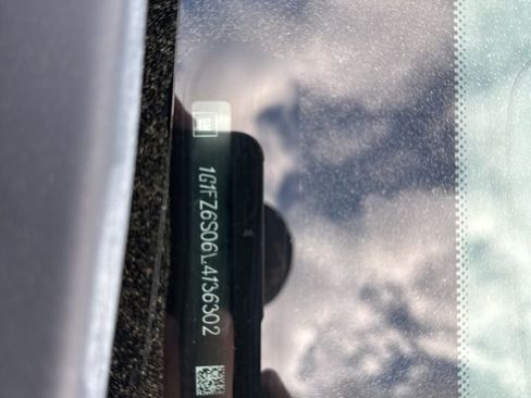 Used 2020 Chevrolet Bolt Premier w/ Infotainment Package image 33