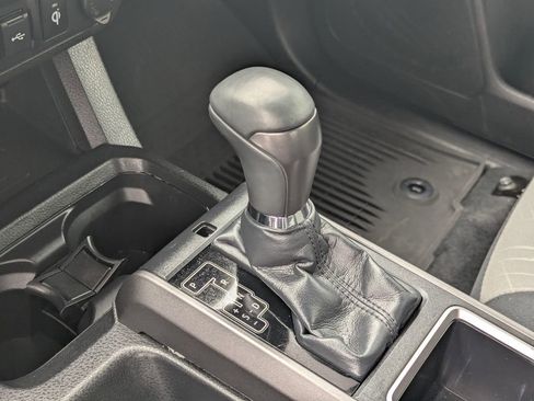 Used 2022 Toyota Tacoma TRD Sport AWD/4WD image 19