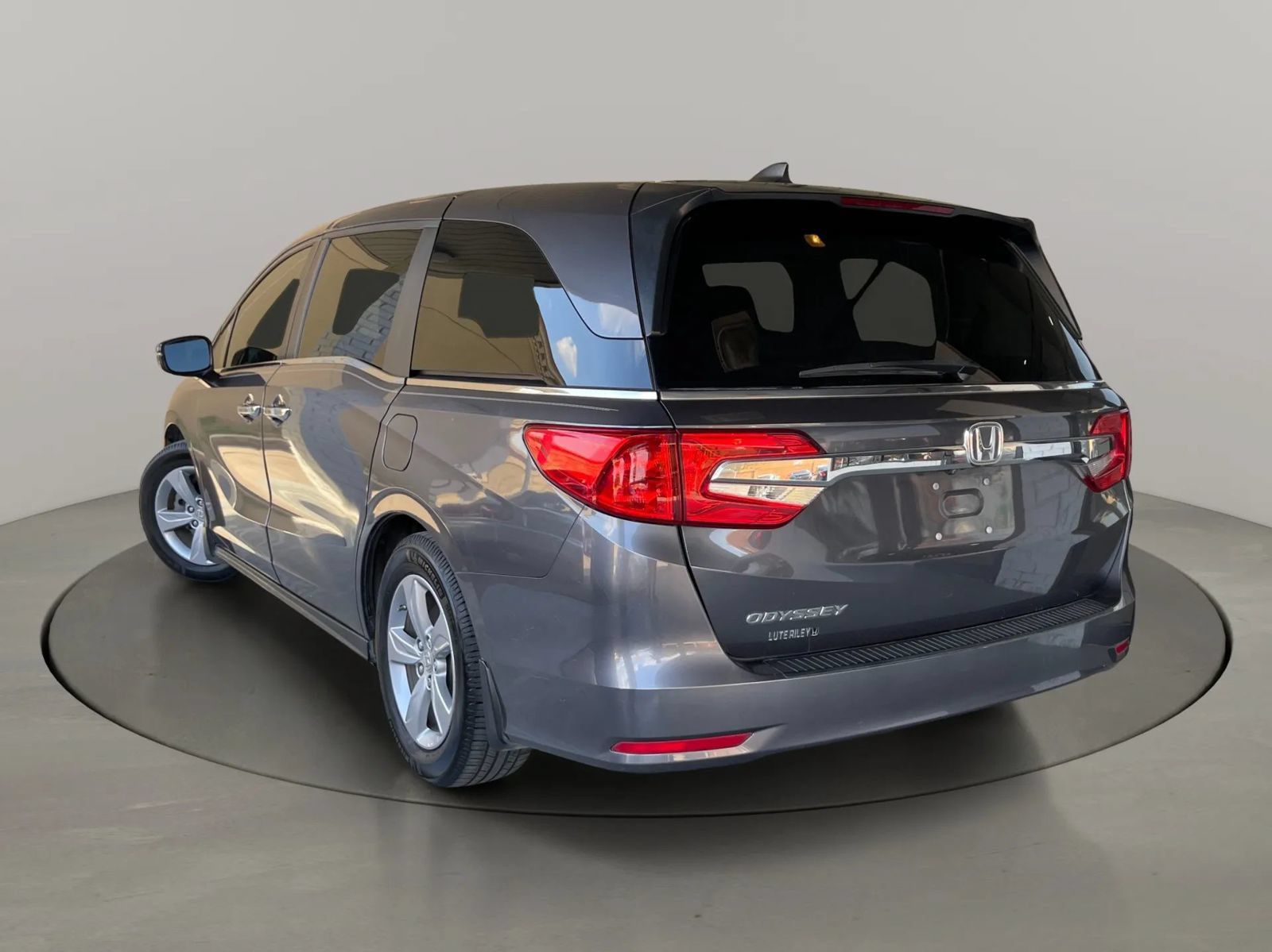 Used 2018 Honda Odyssey EX-L image 3