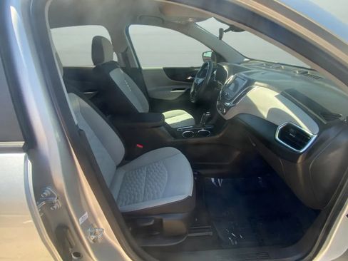 Used 2020 Chevrolet Equinox LS w/ LS Convenience Package FWD image 25