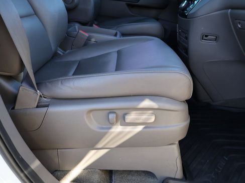 Used 2016 Honda Odyssey Touring Elite image 10