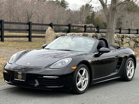 Used 2018 Porsche 718 Boxster image 11