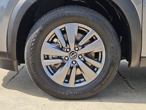 Used 2025 Nissan Pathfinder SV FWD image 13