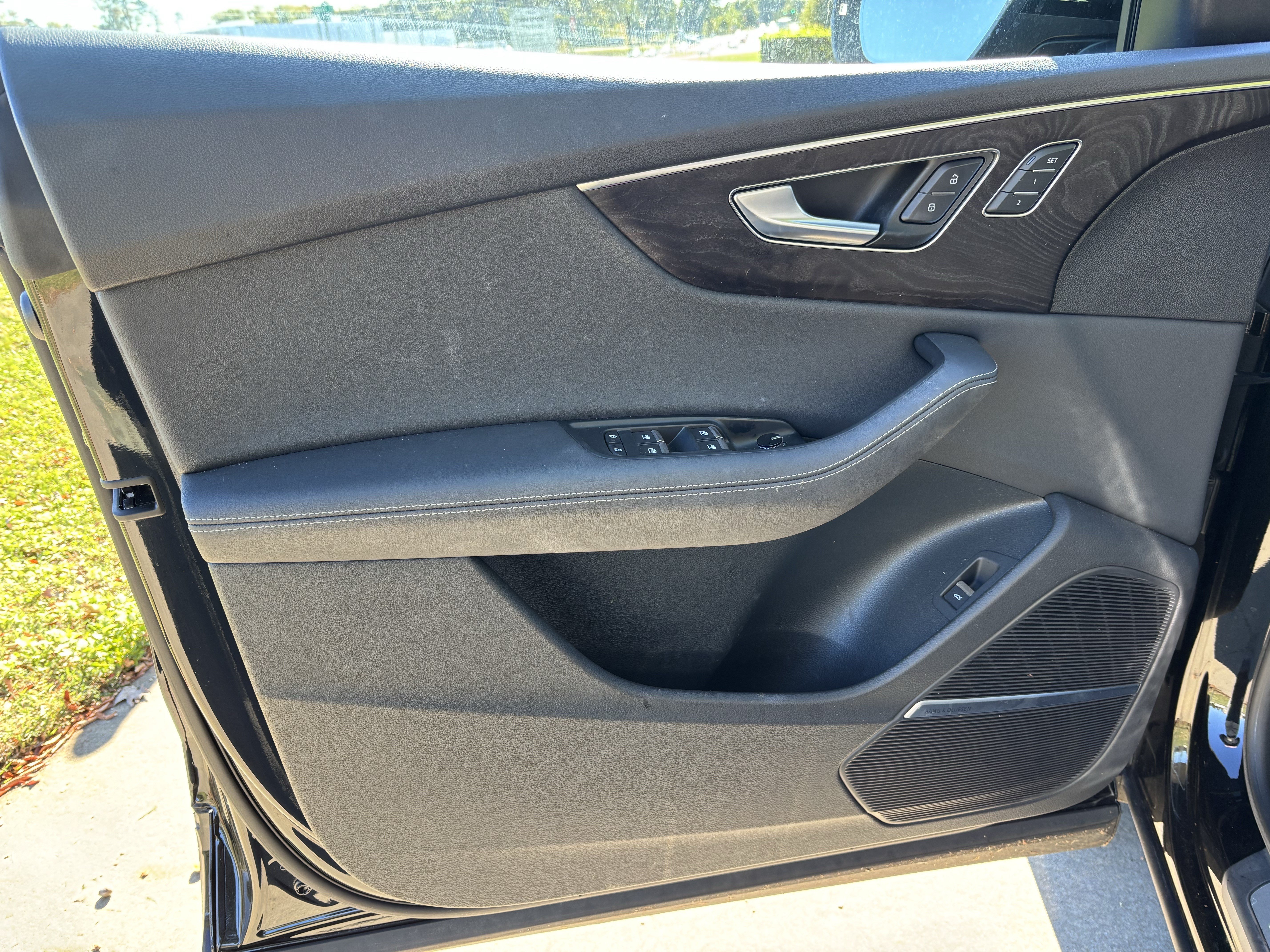 Used 2023 Audi Q8 Premium Plus w/ Premium Plus Package AWD/4WD image 14