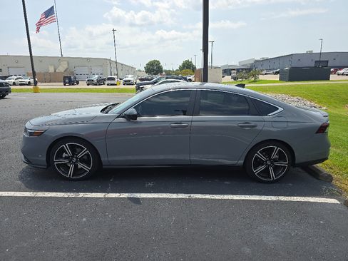 Used 2025 Honda Accord Sport image 8