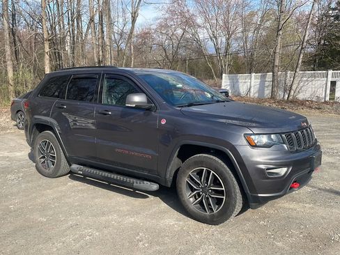 Used 2020 Jeep Grand Cherokee Trailhawk w/ Trailhawk Luxury Group image 11