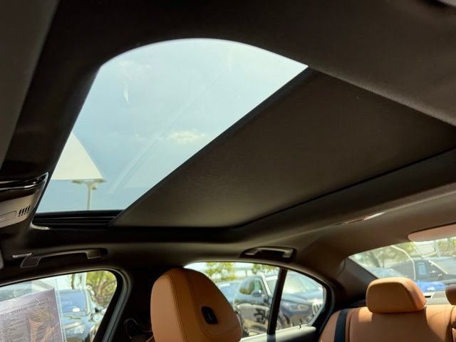 Used 2026 BMW 330i Sedan w/ Premium Package RWD image 22