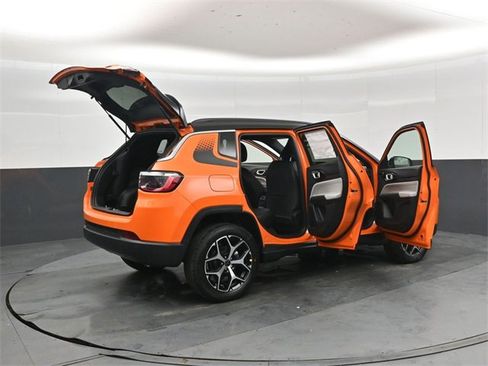 New 2026 Jeep Compass Limited w/ Mopar Graphics Package image 46