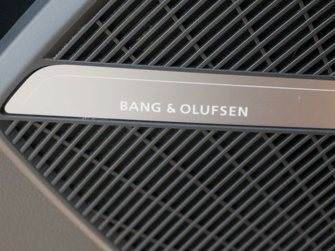 Used 2022 Audi SQ5 Prestige w/ Prestige Package image 21