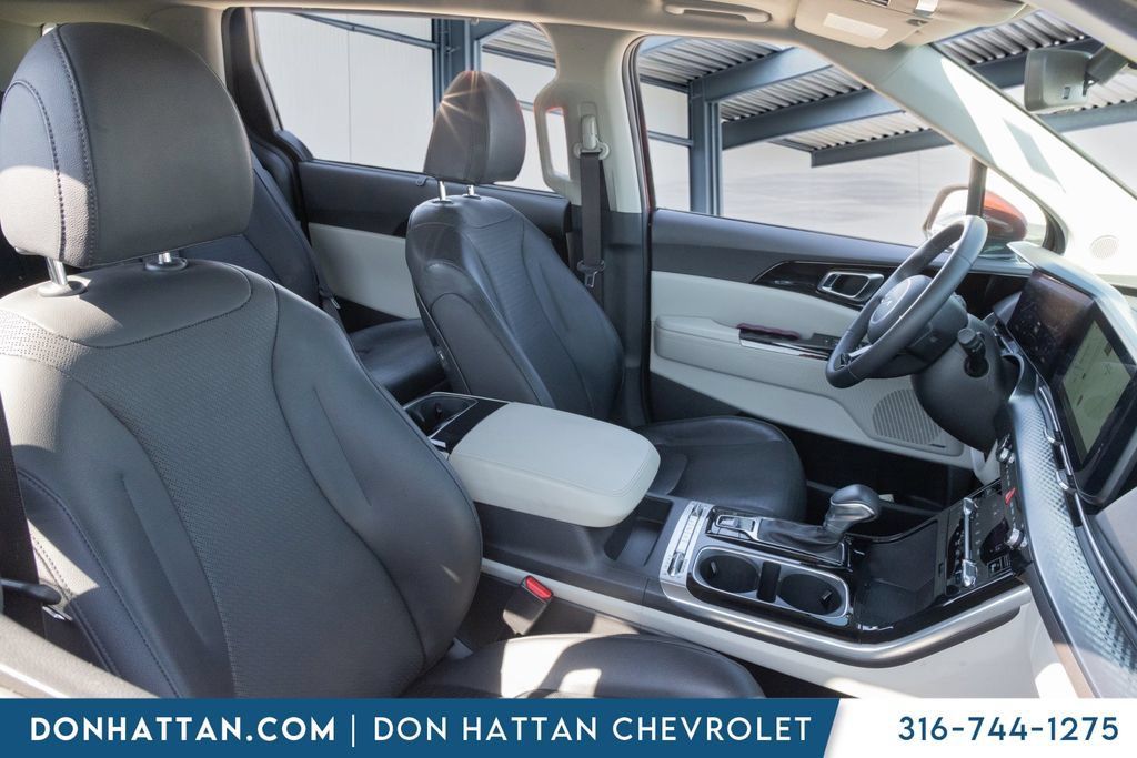 Used 2024 Kia Carnival SX Prestige FWD image 24
