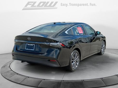 Used 2026 Nissan Sentra SL w/ Floor Mat Package FWD image 7