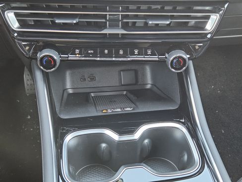 New 2026 Chevrolet Traverse LT FWD image 14