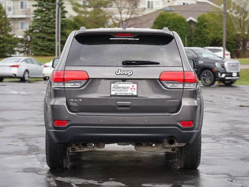 Used 2019 Jeep Grand Cherokee Laredo AWD/4WD image 4