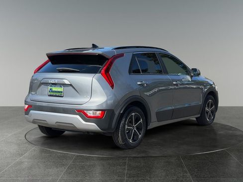 Used 2025 Kia Niro LX FWD image 9