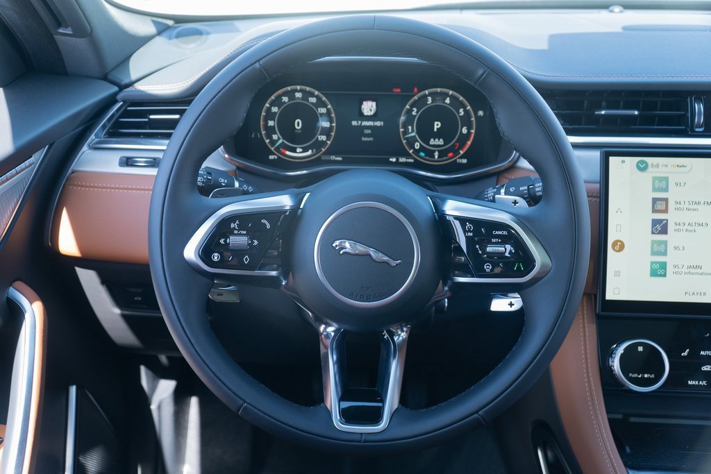 Used 2025 Jaguar F-PACE R-Dynamic S AWD/4WD image 12
