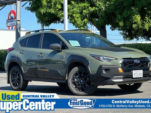 Used 2025 Subaru Crosstrek 2.5i Wilderness AWD/4WD image 1