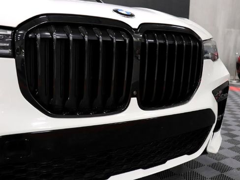 Used 2020 BMW X7 M50i w/ Cold Weather Package image 14