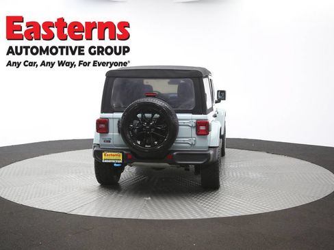 Used 2024 Jeep Wrangler Unlimited Sahara w/ Technology Group AWD/4WD image 38