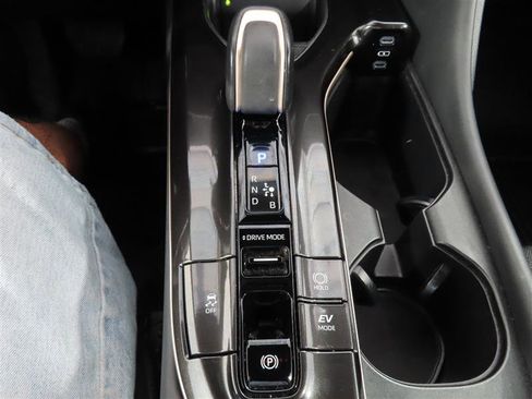 Used 2024 Toyota Crown XLE image 28