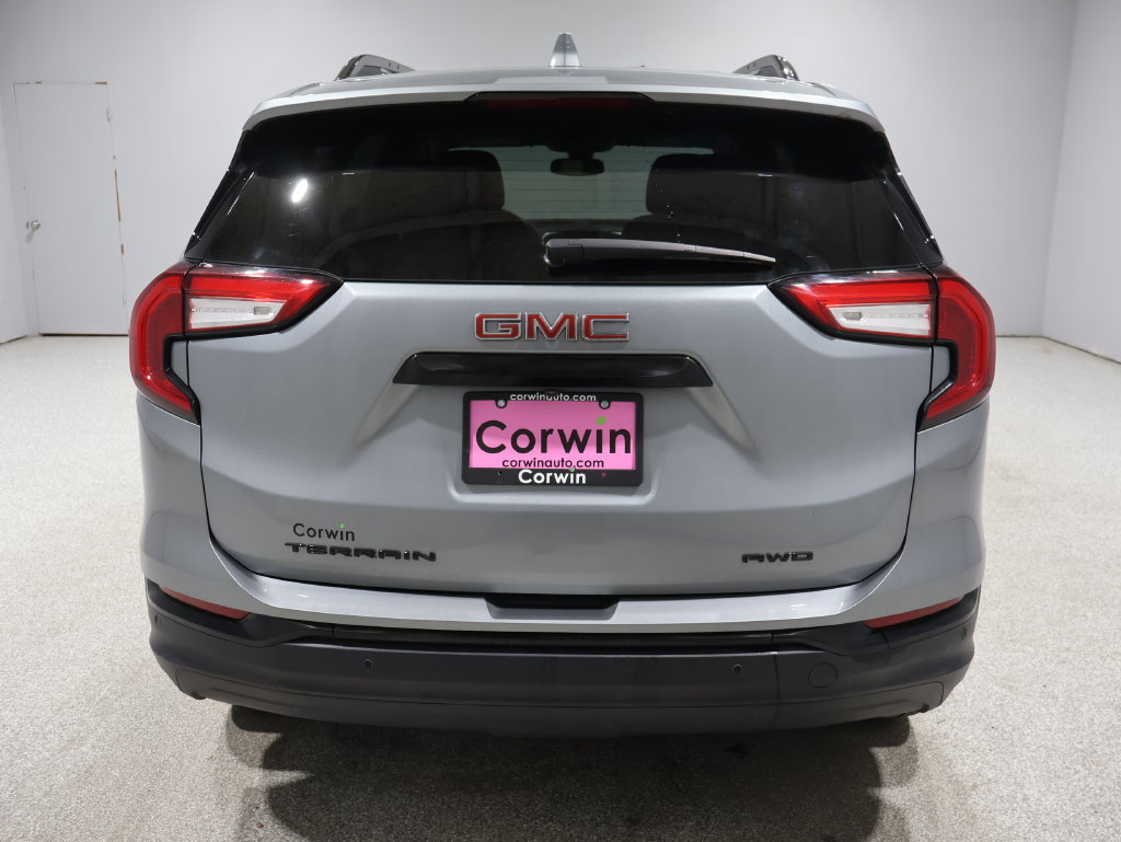 Used 2024 GMC Terrain SLE w/ Driver Convenience Package AWD/4WD image 3