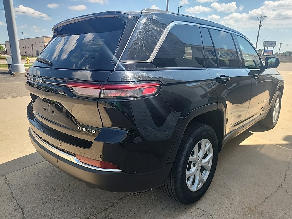 Used 2023 Jeep Grand Cherokee Limited AWD/4WD image 8